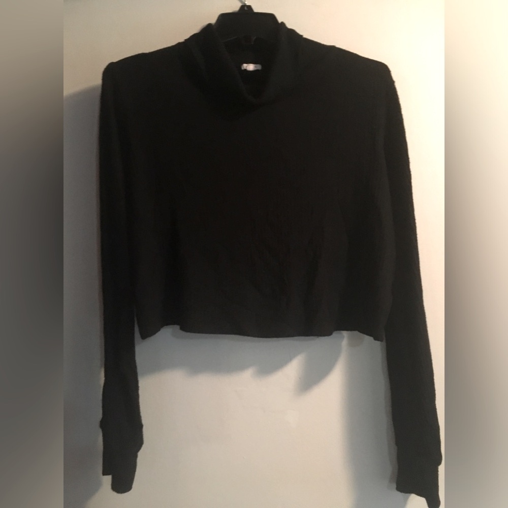 Turtle neck crop top